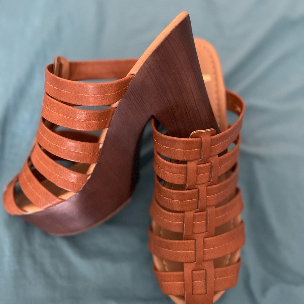 Tan Leather Wedge Shoes with Intricate Straps